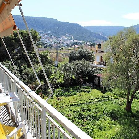 Apartment Sea View In Front Of The Beach Of Agia Marina Porto Rafti Exterior photo