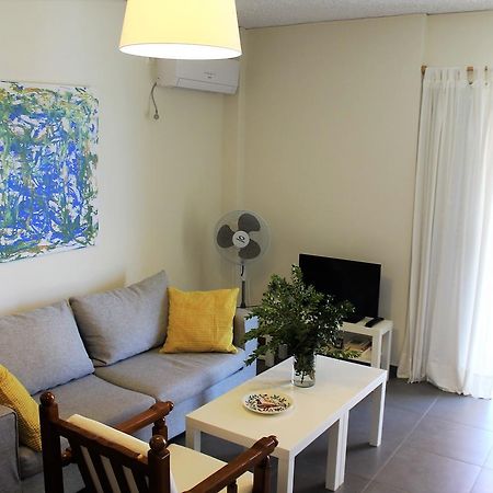 Apartment Sea View In Front Of The Beach Of Agia Marina Porto Rafti Exterior photo
